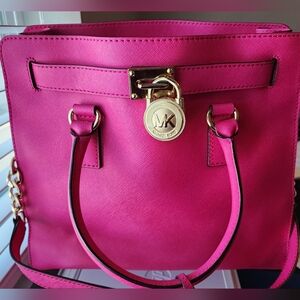 Michael Kors Hamilton Tote in Neon Pink/Magenta with gold hardware 💕